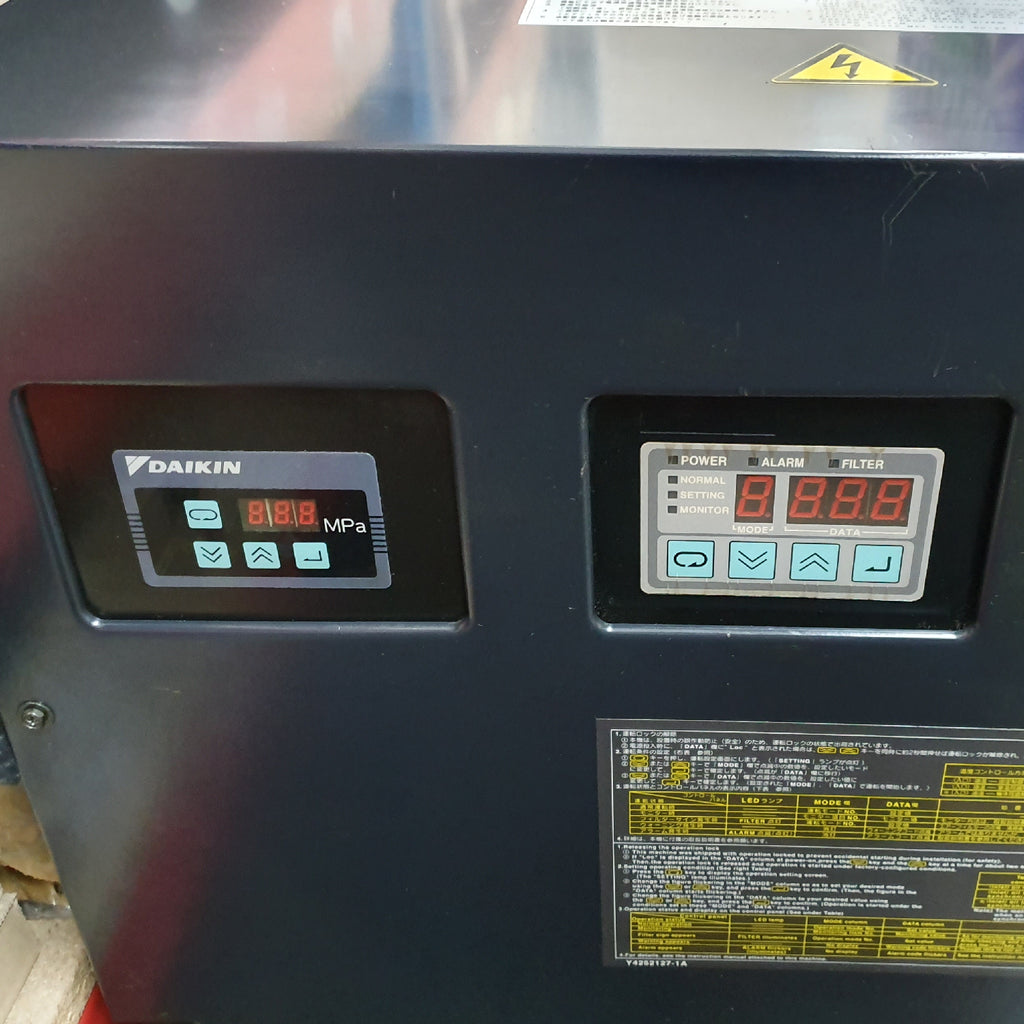 AKZT437-EH Daikin Oil Cooling and Eco-Rich Hydraulic Combination